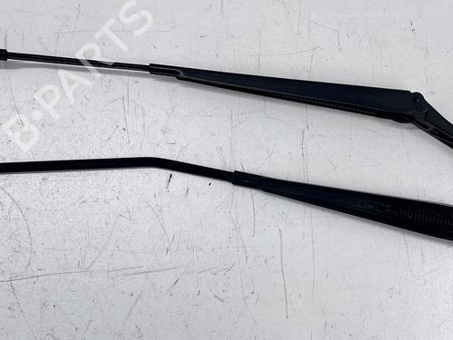 front-windshield-wiper-arm-audi-a3-8p1-2003-2004-2005-2006-2007-2008-2009-2010-2011-2012-2013-39674679 main image