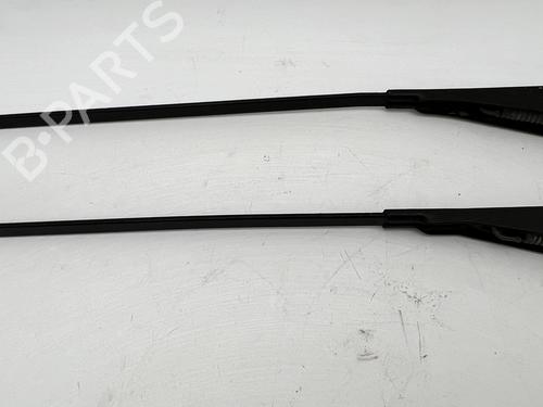 Used Rear windshield wiper arm Rear windshield wiper arm VW JETTA I (16) 1.5 (70 hp) 39678210 39678210