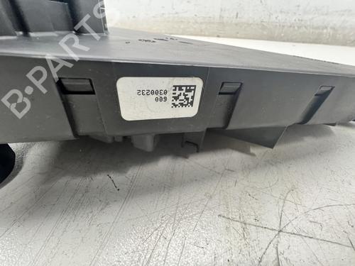 Fuse box BMW 5 Touring (E61) 523 i | BP39680445E1 - Image 2