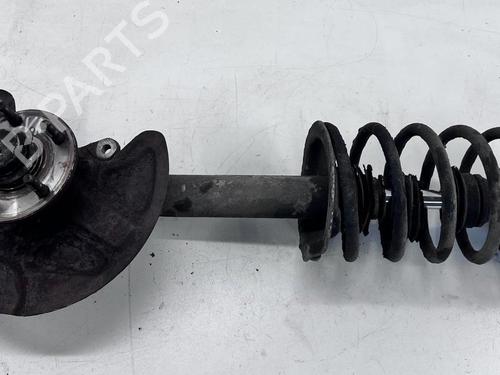 Used Right front steering knuckle Right front steering knuckle VOLVO 740 (744) 2.4 Diesel (82 hp) 39682556 39682556