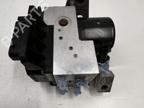 Used ABS pump ABS pump MERCEDES-BENZ E-CLASS (W210) E 200 Kompressor (210.048) (163 hp) 39675662 39675662