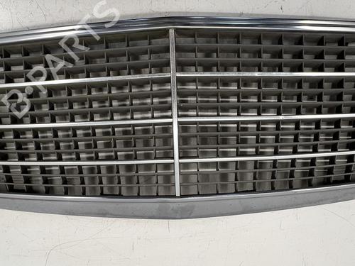 Grill Grill MERCEDES-BENZ 124 T-Model (S124) 220 TE (124.082) (150 hp) 39677317 39677317