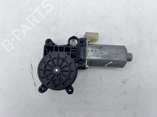 Left front window motor BMW 3 Touring (E46) 318 i | BP39672253E21 - Image 2