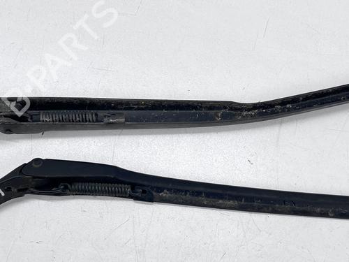rear-windshield-wiper-arm-vw-phaeton-3d1-3d2-3d3-3d4-3d6-3d7-3d8-3d9-2002-2003-2004-2005-2006-2007-2008-2009-2010-2011-2012-2013-2014-2015-2016-39671671 main image