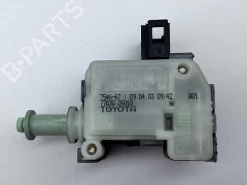 Used Fuel door actuator Fuel door actuator TOYOTA AVENSIS Estate (_T25_) 1.8 VVT-i (ZZT251_, ZZT251R) (129 hp) 39678580 39678580