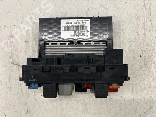 Used Fuse box Fuse box 39683534 39683534