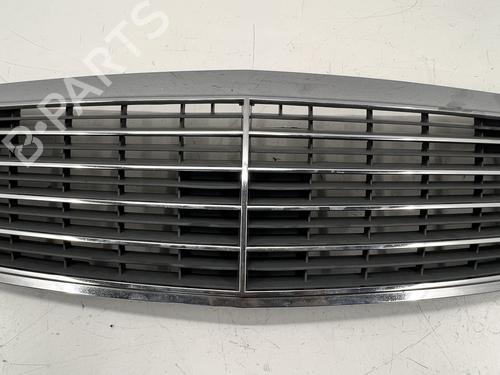 Grill Grill MERCEDES-BENZ E-CLASS (W211) E 220 CDI (211.006) (150 hp) 39677375 39677375