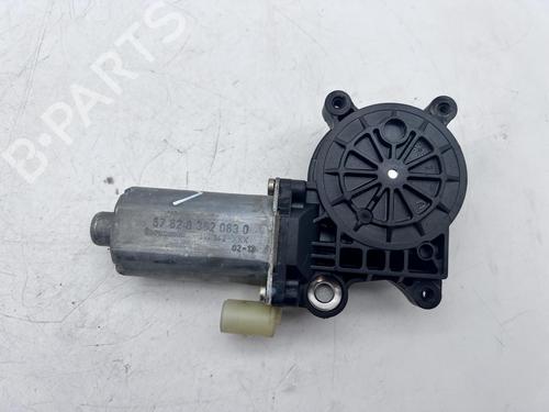 Left front window motor BMW 3 Touring (E46) 318 i | BP39672253E21 - Image 4