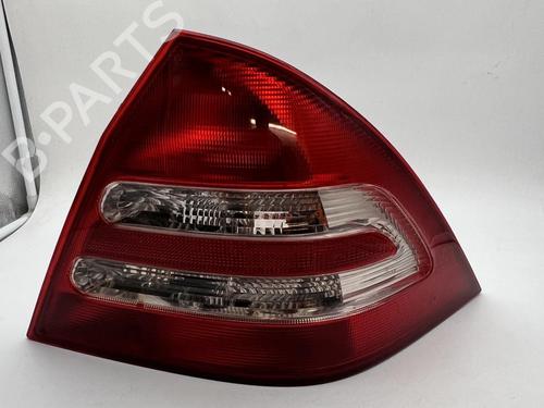 Fanale posteriore destro Fanale posteriore destro MERCEDES-BENZ C-CLASS (W203) C 180 (203.035) (129 hp) 39675460 39675460