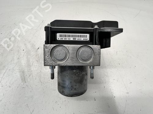 Used ABS pump ABS pump PEUGEOT 308 SW I (4E_, 4H_) 2.0 HDi (140 hp) 39679489 39679489