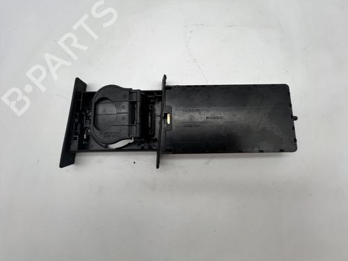Used Cup/Object holder Cup/Object holder BMW 5 (E60) 520 i (170 hp) 39675322 39675322