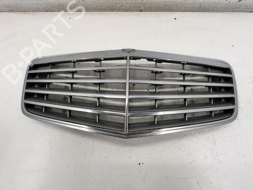 grille-mercedes-benz-e-class-t-model-s211-2003-2004-2005-2006-2007-2008-2009-39674192 main image