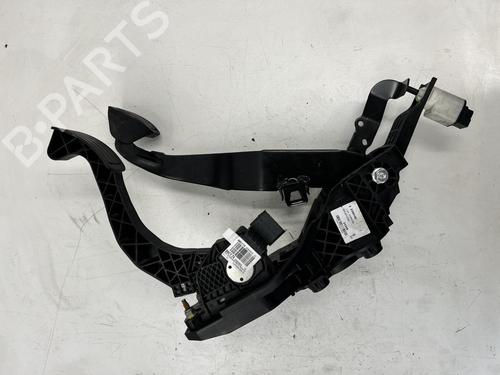 Pedal Pedal OPEL VIVARO C Bus (K0) 1.5 (120 hp) 39681434 39681434