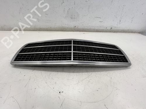 grille-mercedes-benz-c-class-w202-1993-1994-1995-1996-1997-1998-1999-2000-39677584 main image