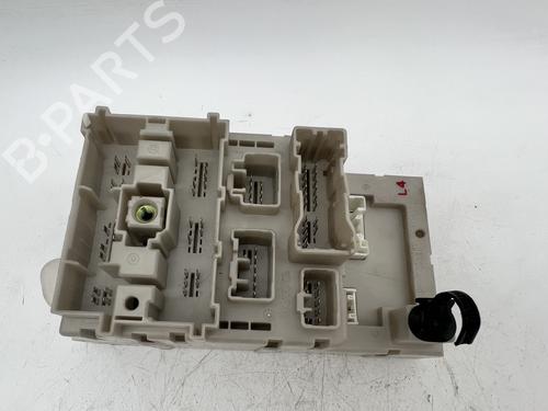 Used Fuse box Fuse box TOYOTA RAV 4 II (_A2_) 2.0 4WD (ACA21, ACA20) (150 hp) 39678912 39678912