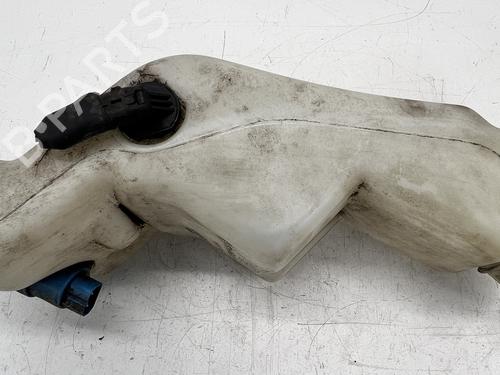 windscreen-washer-tank-bmw-5-e34-1987-1988-1989-1990-1991-1992-1993-1994-1995-39680639 main image