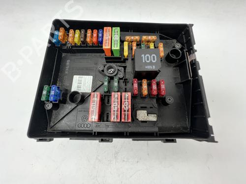 Fuse box SKODA YETI (5L) 2.0 TDI 4x4 | BP39674581E1 - Image 2