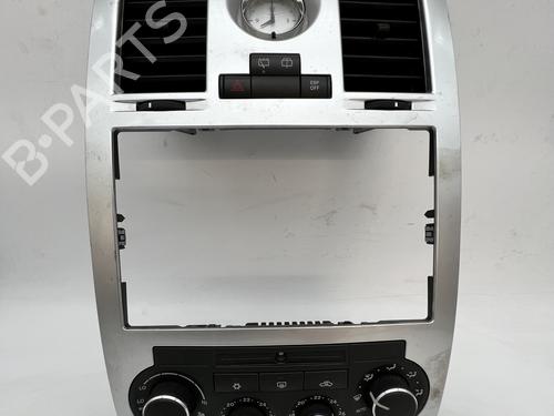 climate-control-chrysler-300c-lx-le-2004-39675050 main image