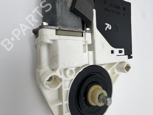 Right front window motor AUDI A3 (8P1) 1.9 TDI | BP39671580E20 - Image 2