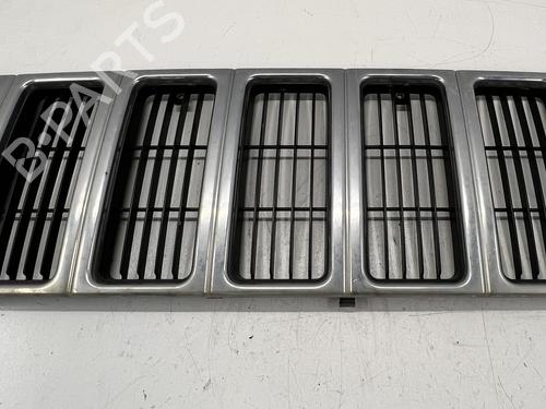 Used Grille Grille 39682318 39682318