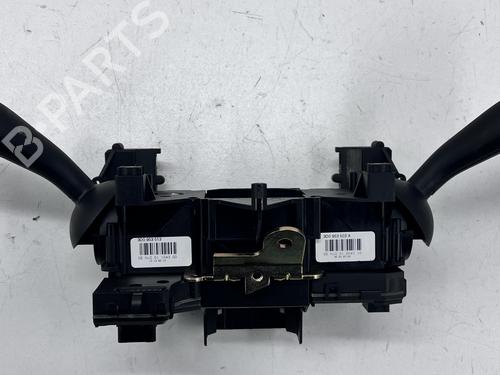 Kombi Kontakt / Stilkkontakt Kombi Kontakt / Stilkkontakt VW PHAETON (3D1, 3D2, 3D3, 3D4, 3D6, 3D7, 3D8, 3D9) 5.0 V10 TDI 4motion (313 hp) 39676476 39676476