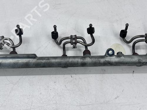 Used Injection rail Injection rail BMW 7 (E65, E66, E67) 730 d (218 hp) 39682601 39682601