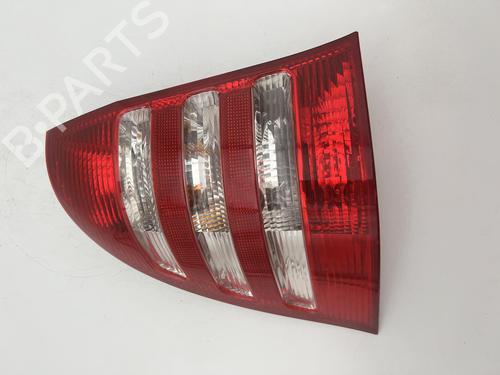 Venstre baglygte Venstre baglygte MERCEDES-BENZ C-CLASS T-Model (S203) C 180 Kompressor (203.246) (143 hp) 39719366 39719366