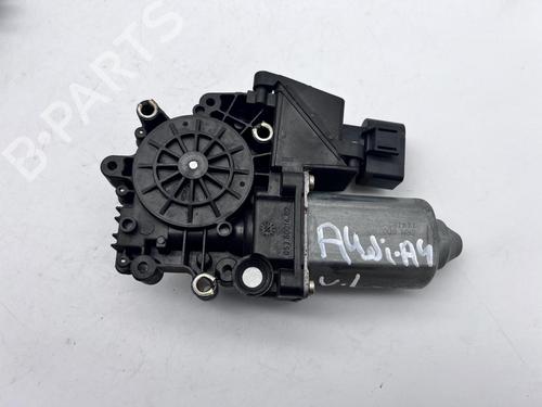 Rudehejsemotor forskærm venstre Rudehejsemotor forskærm venstre AUDI A4 B5 (8D2) 1.8 (125 hp) 39674053 39674053