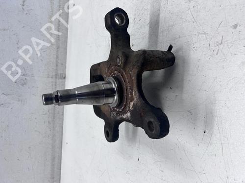 Used Left front steering knuckle Left front steering knuckle MERCEDES-BENZ SPRINTER 2-t Van (B901, B902) 214 (901.061, 901.062, 901.661, 901.662, 902.061,... (143 hp) 39675305 39675305