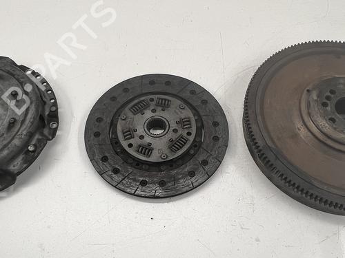 Kopling /lamell Kopling /lamell MERCEDES-BENZ 124 T-Model (S124) 230 TE Cat (124.083) (132 hp) 39676326 39676326