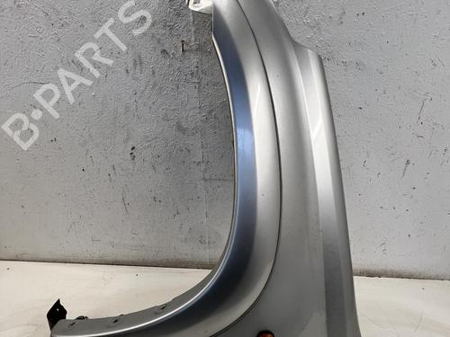Guarda-lamas esquerdo Guarda-lamas esquerdo TOYOTA RAV 4 II (_A2_) 2.0 4WD (ACA21, ACA20) (150 hp) 39672869 39672869
