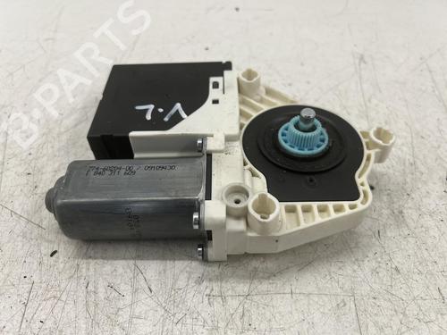 Left front window motor SEAT LEON (1P1) 1.4 16V | BP39986329E21 - Image 3