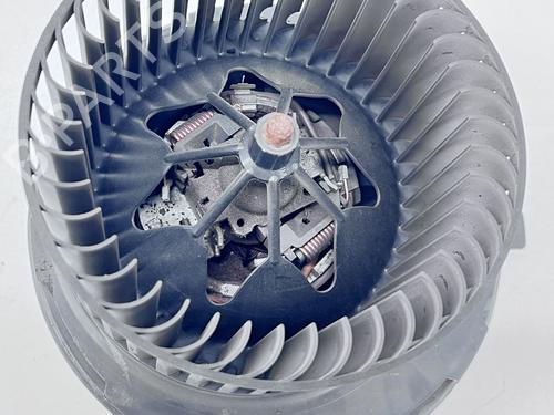 Used Heater blower motor Heater blower motor VW GOLF VI (5K1) 1.4 (80 hp) 39682016 39682016