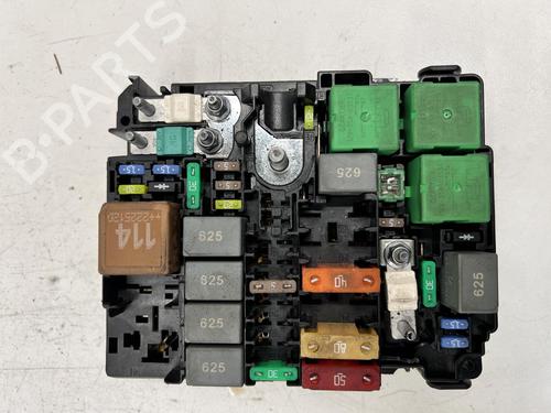 Used Fuse box Fuse box OPEL VIVARO C Bus (K0) 1.5 (120 hp) 39679605 39679605