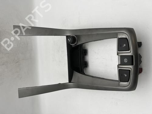 Used Middle console Middle console CHEVROLET CAPTIVA (C100, C140) 2.2 D (163 hp) 39740057 39740057