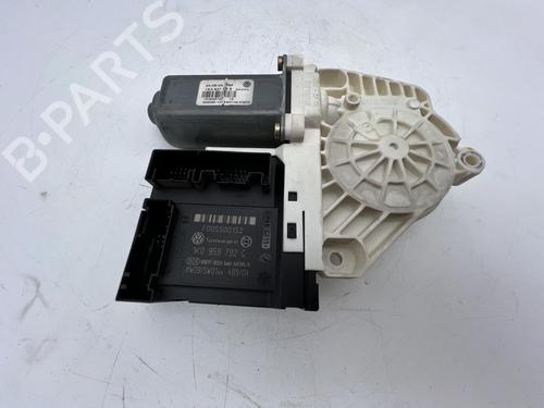 Right front window motor AUDI A4 B5 Avant (8D5) 2.4 | BP39683028E20 - Image 2