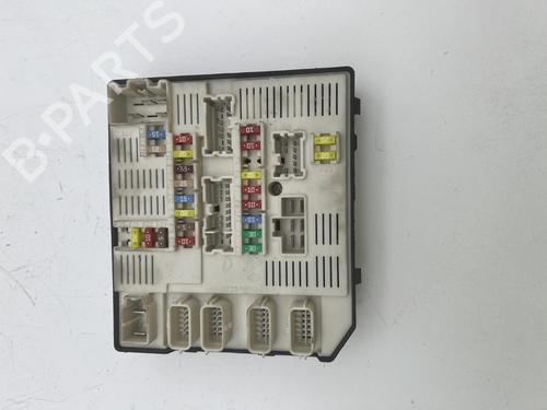 Used Fuse box Fuse box RENAULT MEGANE III Grandtour (KZ0/1) 1.9 dCi (KZ0J, KZ0N, KZ1S) (131 hp) 40006348 40006348
