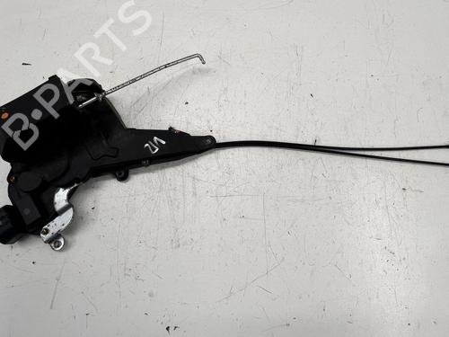 front-right-lock-lexus-is-i-_e1_-1999-2000-2001-2002-2003-2004-2005-39673228 main image
