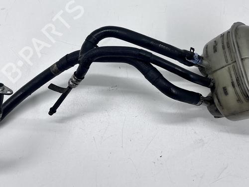 Servostyringsbeholder Servostyringsbeholder LAND ROVER DISCOVERY II (L318) 2.5 Td5 4x4 (139 hp) 39673850 39673850