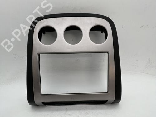 Consola central Consola central NISSAN MURANO I (Z50) 3.5 4x4 (234 hp) 39671436 39671436