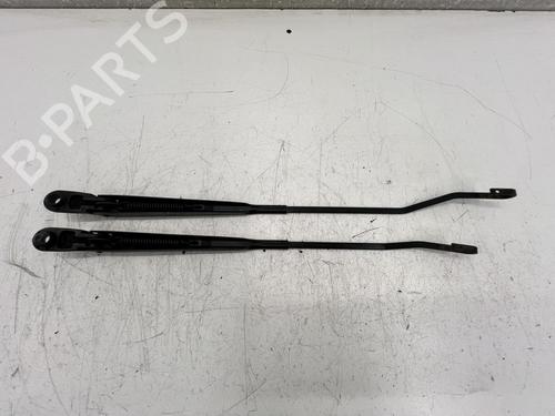 Used Rear windshield wiper arm Rear windshield wiper arm RENAULT KANGOO Express (FW0/1_) 1.5 dCi 110 (FW06, FW12) (110 hp) 39674994 39674994