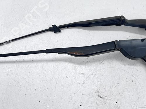 rear-windshield-wiper-arm-bmw-7-e38-1994-1995-1996-1997-1998-1999-2000-2001-39671963 main image