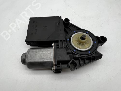 Left front window motor VW GOLF VI (5K1) 1.6 | BP39674304E21 - Image 2