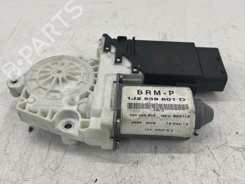 Rudehejsemotor forskærm højre Rudehejsemotor forskærm højre VW NEW BEETLE (9C1, 1C1) 2.0 (115 hp) 39669683 39669683