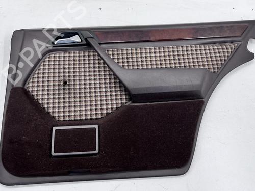 Bageste højre beklædning Bageste højre beklædning MERCEDES-BENZ 124 Saloon (W124) 300 D (124.130) (113 hp) 39679560 39679560