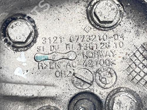 Right front steering knuckle BMW 1 Convertible (E88) 118 i | BP39679111M26 - Image 2