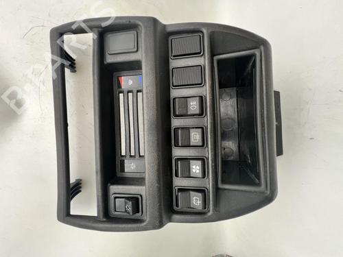 Used Middle console Middle console LADA NIVA Closed Off-Road Vehicle (2121, 2131) 1700 i 4x4 (82 hp) 40540135 40540135