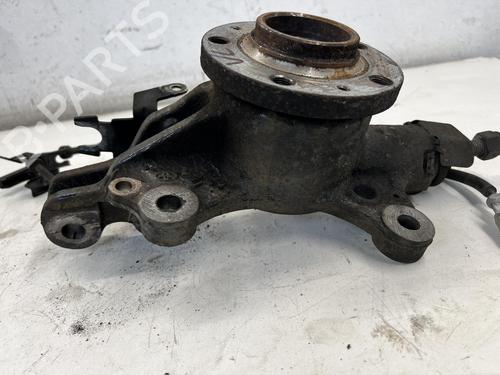 Left front steering knuckle OPEL VIVARO C Bus (K0) 1.5 | BP39676135M25 - Image 3