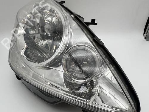 right-headlight-peugeot-1007-km_-2005-39672951 main image