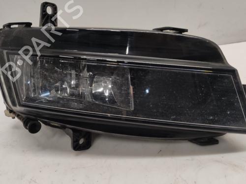 right-front-fog-light-vw-golf-vii-5g1-bq1-be1-be2-2012-2013-2014-2015-2016-2017-2018-2019-2020-2021-40351544 main image